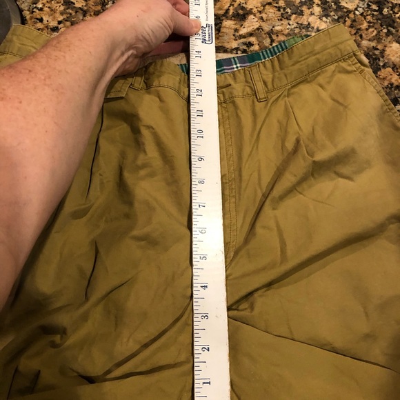 GAP Chino Khaki Pleated Front Shorts - Picture 7 of 8